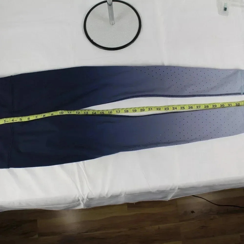Ladies ATHLETA Leggings - Picture 6 of 8